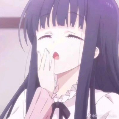 家门口被邻居种满菜 男子怒拔